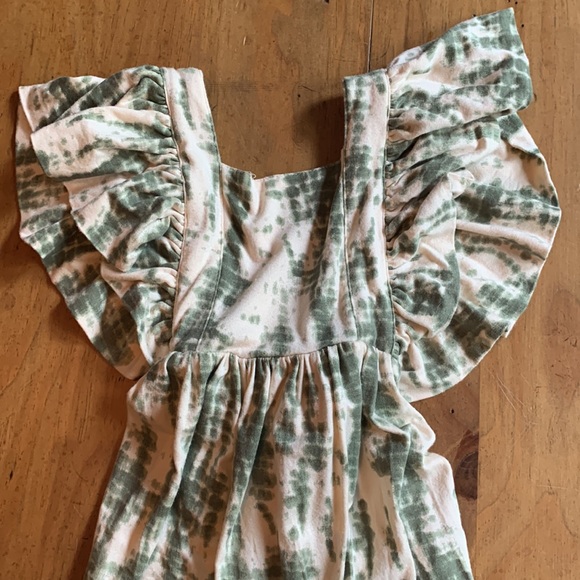 Darling! Crossback, ruffle, bellbottom romper from Kate Quinn organics 18-24 mo - Picture 2 of 5